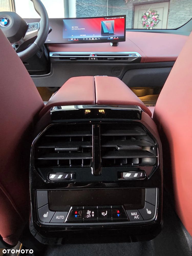 BMW iX M60 111.5kWh - 11