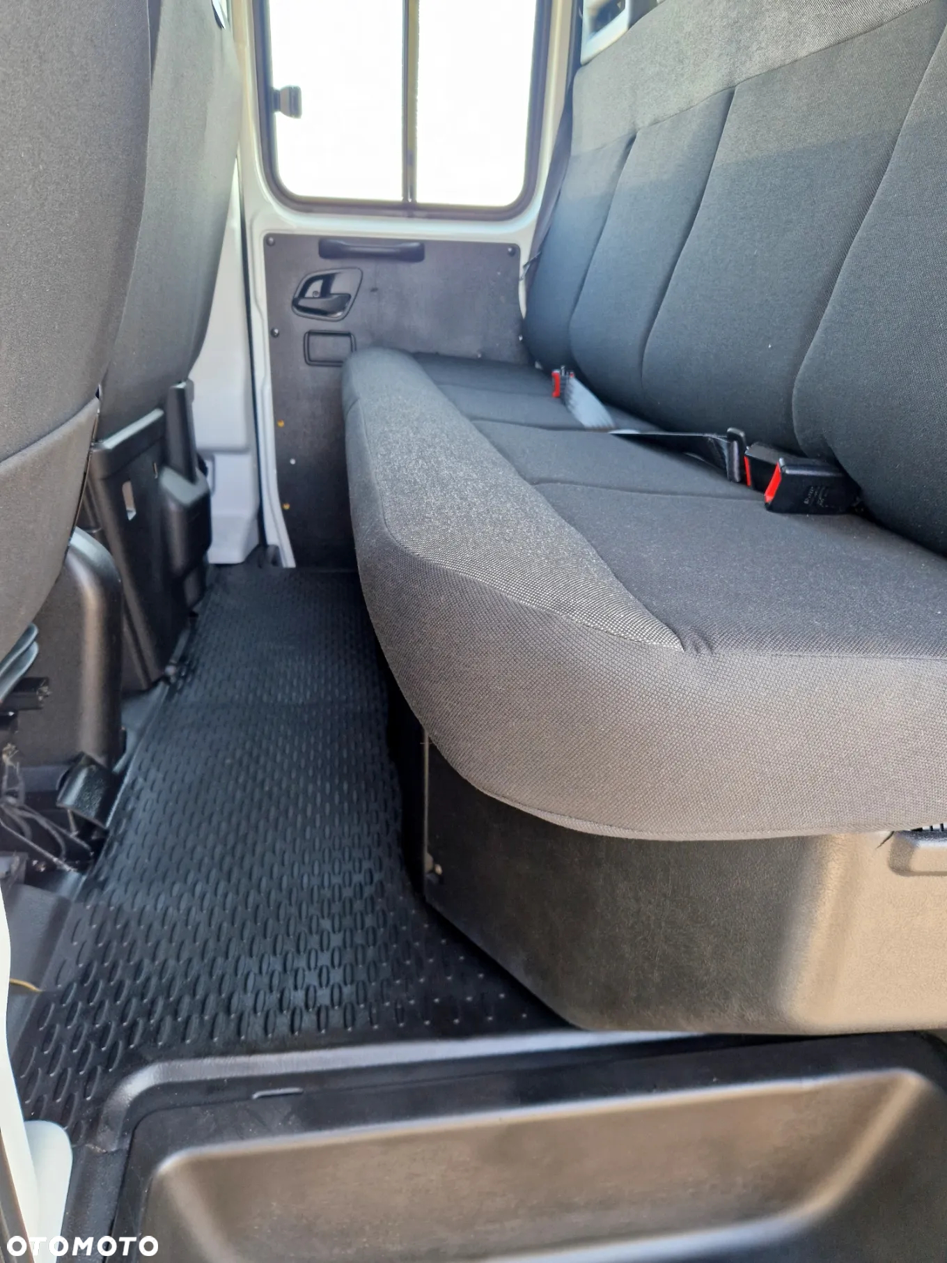 Iveco IVECO 35C13 2.3 HPI 130 KONNY KLIMA WEBASTO 8 BIEGOWY HIMATIC 7 OSOBOWA BRYGADÓWKA SKRZYNIA 3.5 METRA GWARANCJA - 17