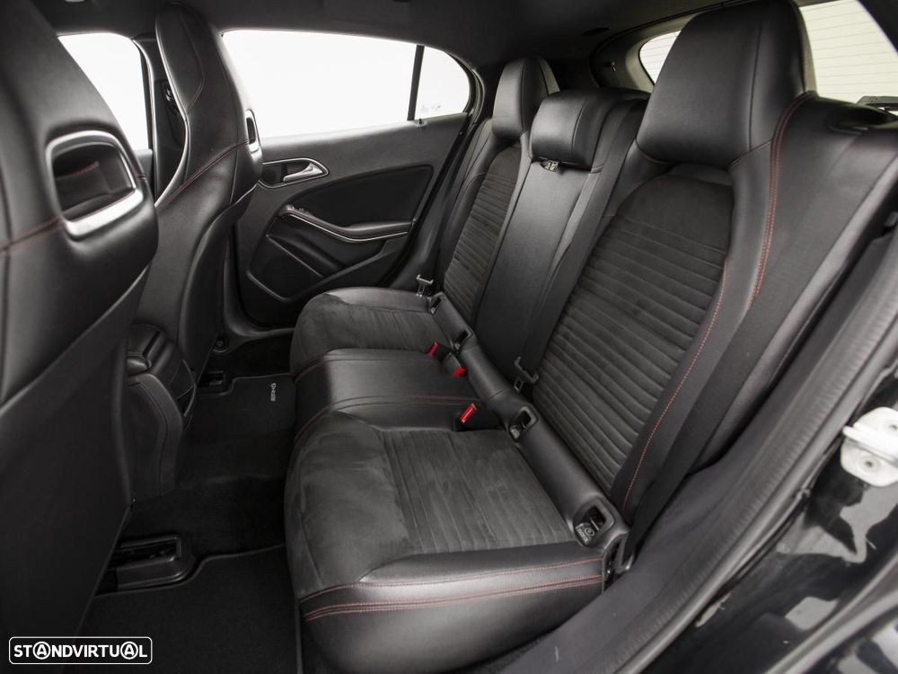 Mercedes-Benz GLA 200 - 12