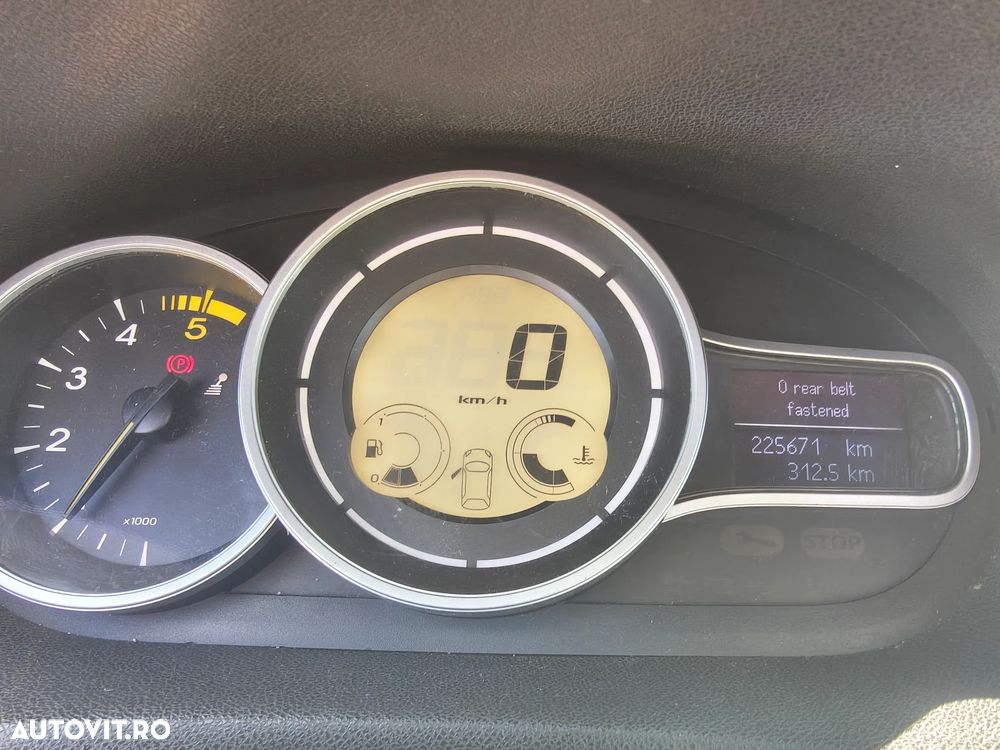 Renault Megane ENERGY dCi 110 Start & Stop Bose Edition - 10