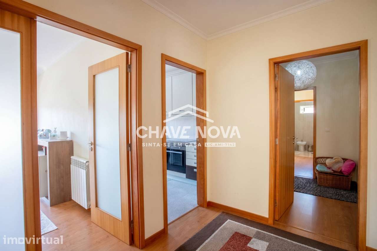 MR - Apartamento T2, Pedroso, Sul/ Poente, varandas, garagem e arrumos - Grande imagem: 4/54
