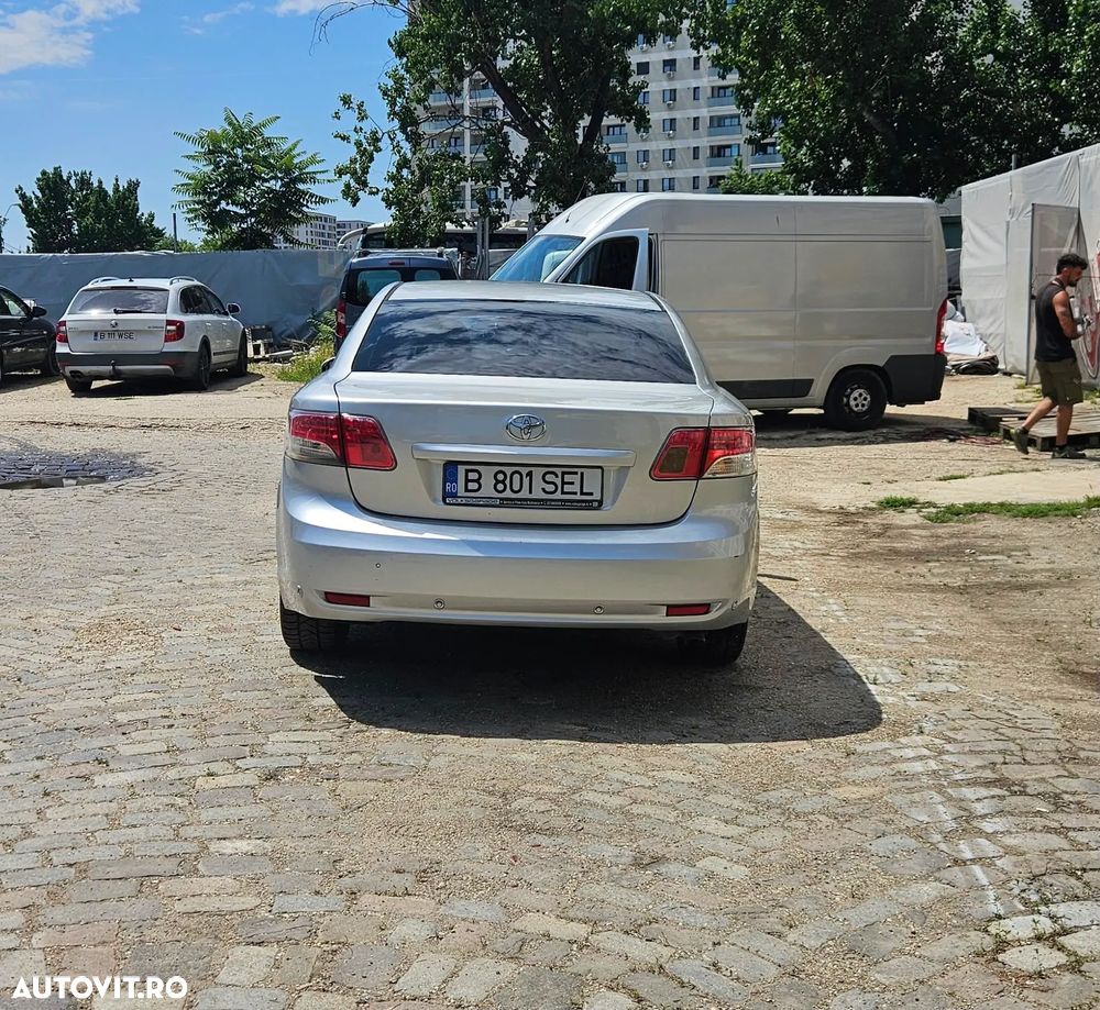Toyota Avensis - 10