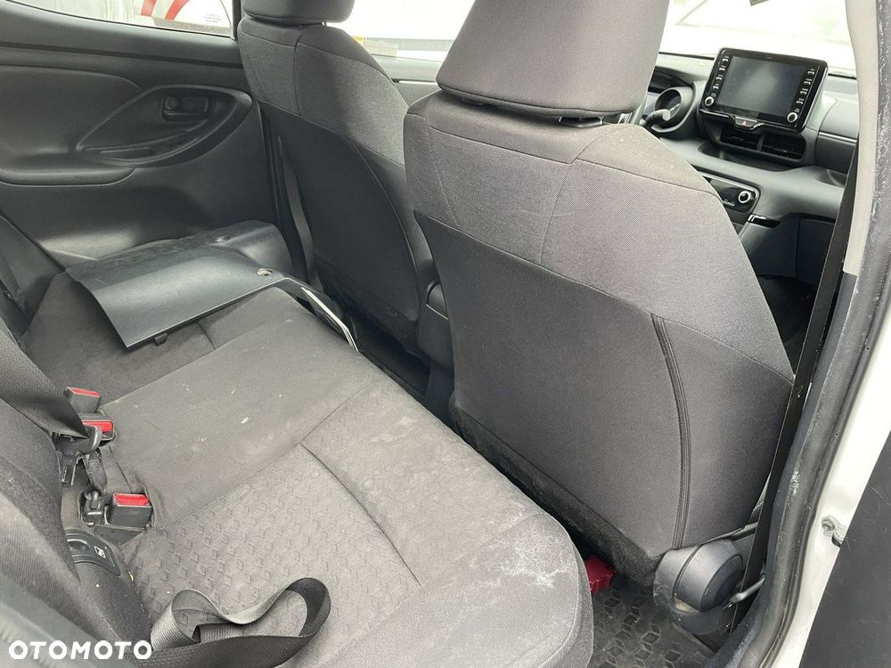 Toyota Yaris - 10