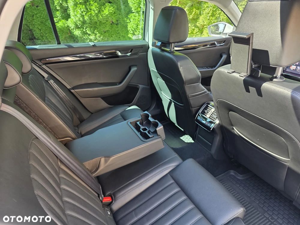 Skoda Superb 2.0 TDI 4x4 L&K DSG - 11