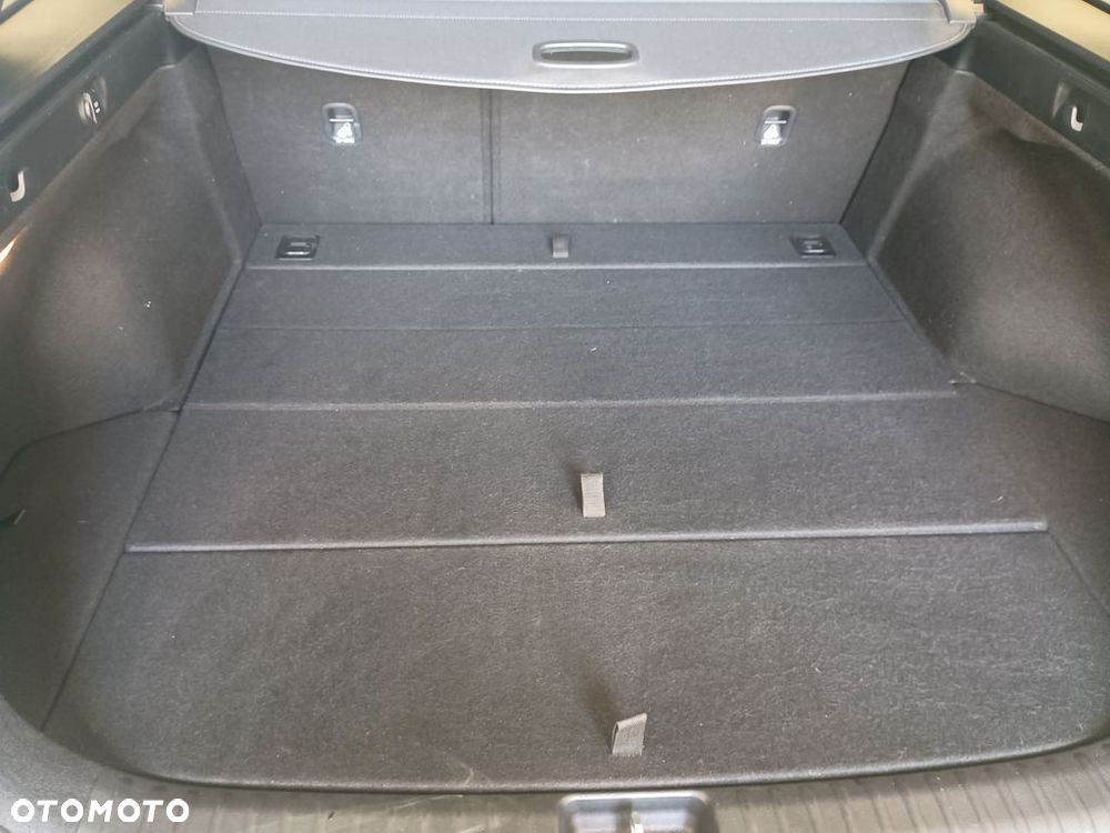 Kia Ceed - 32