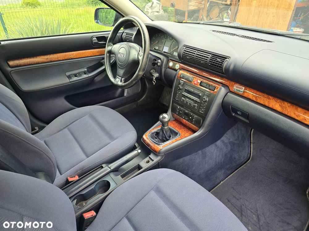 Audi A4 Avant 2.5 TDI - 11
