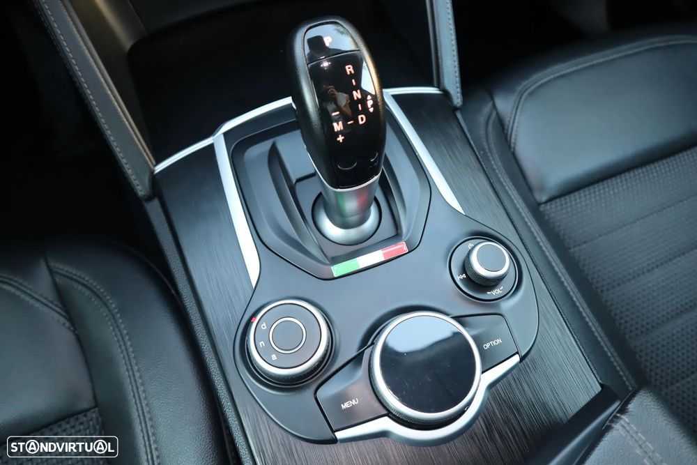 Alfa Romeo Stelvio 2.2 D AT8 - 27