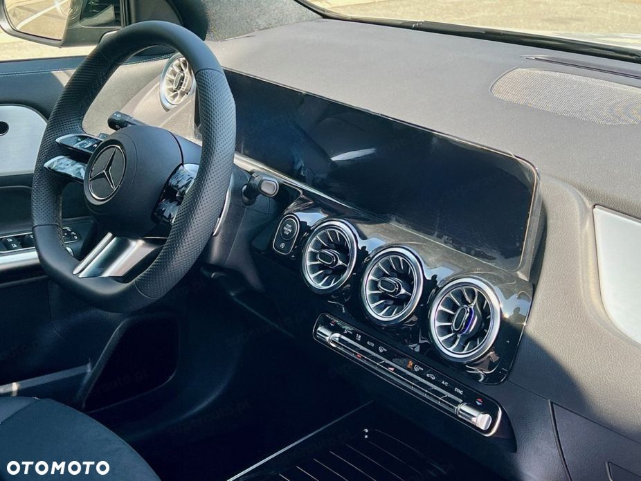 Mercedes-Benz GLA 220 mHEV 4-Matic AMG Line 8G-DCT - 8