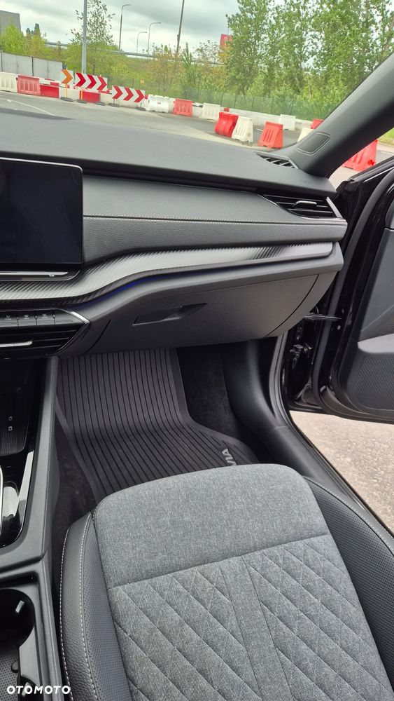 Skoda Octavia 1.5 TSI mHEV Sportline DSG - 17