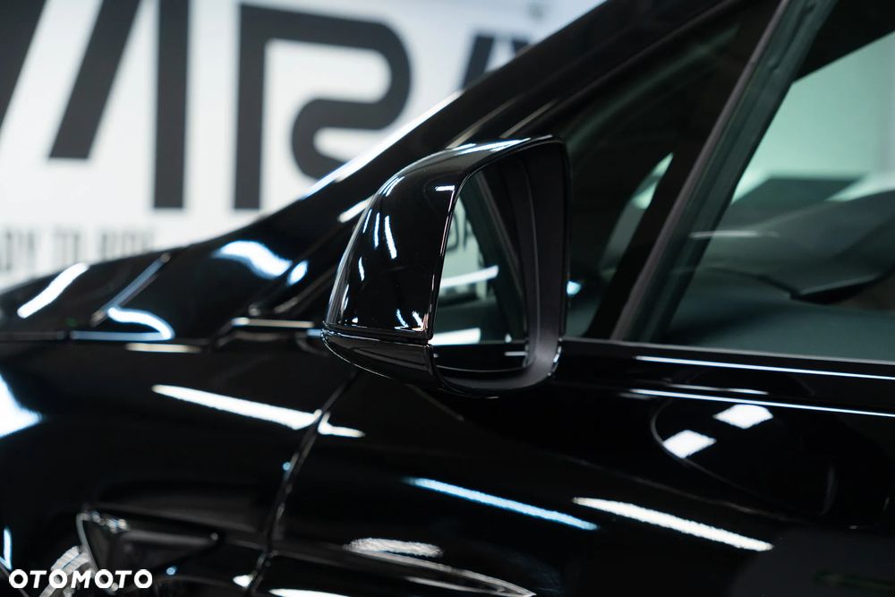 Tesla Model X - 8