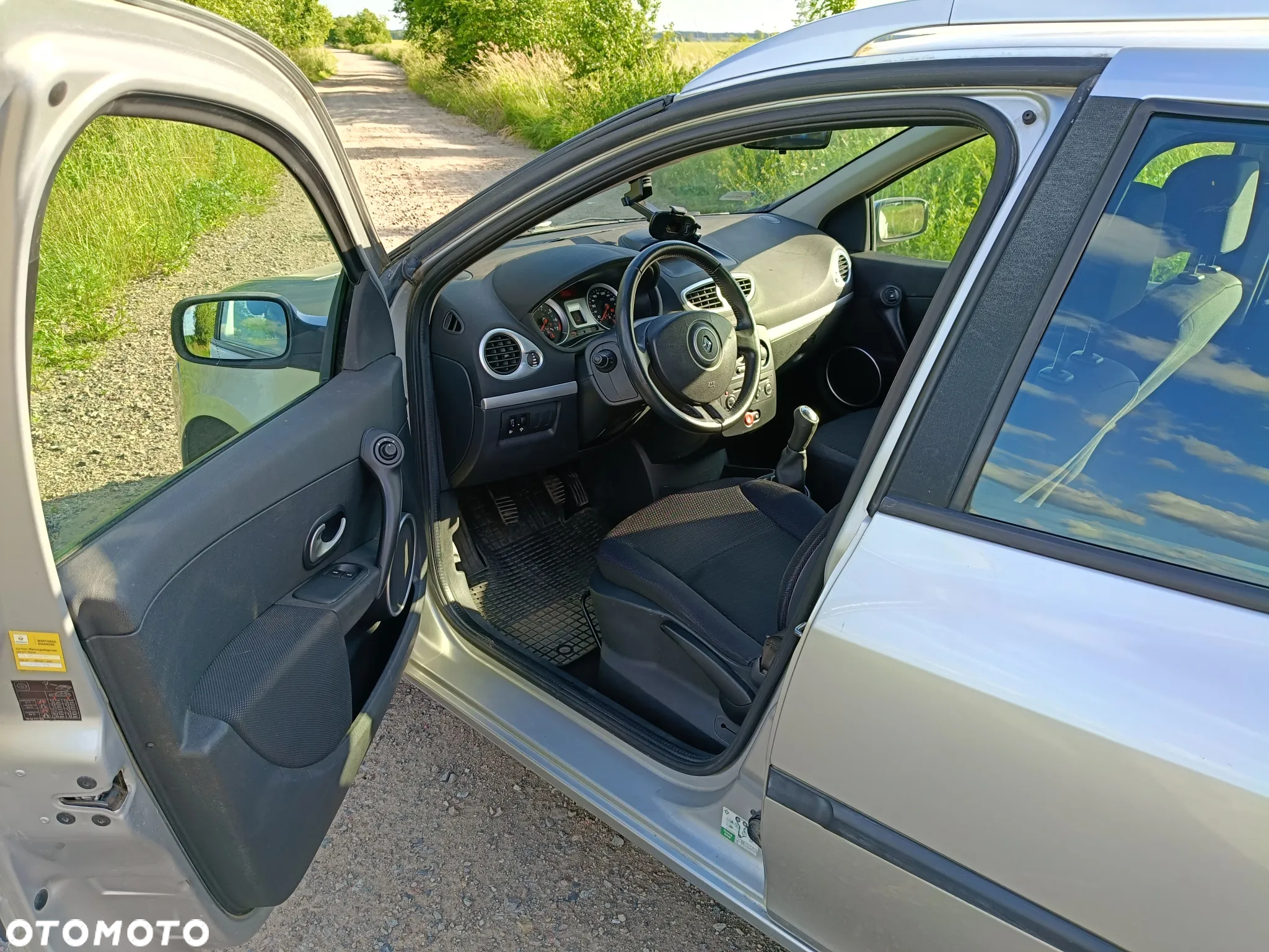 Renault Clio 1.2 16V Grandtour Authentique - 12