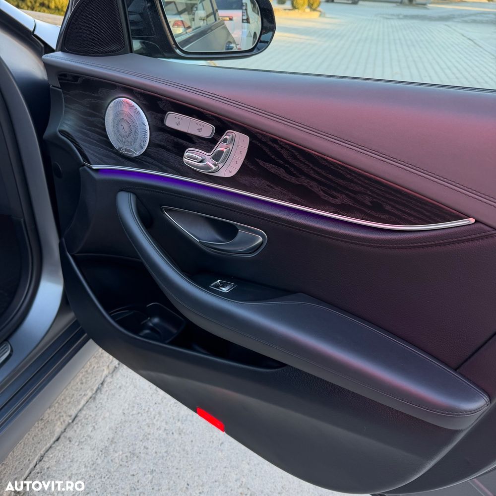 Mercedes-Benz E 300 de 9G-TRONIC - 12