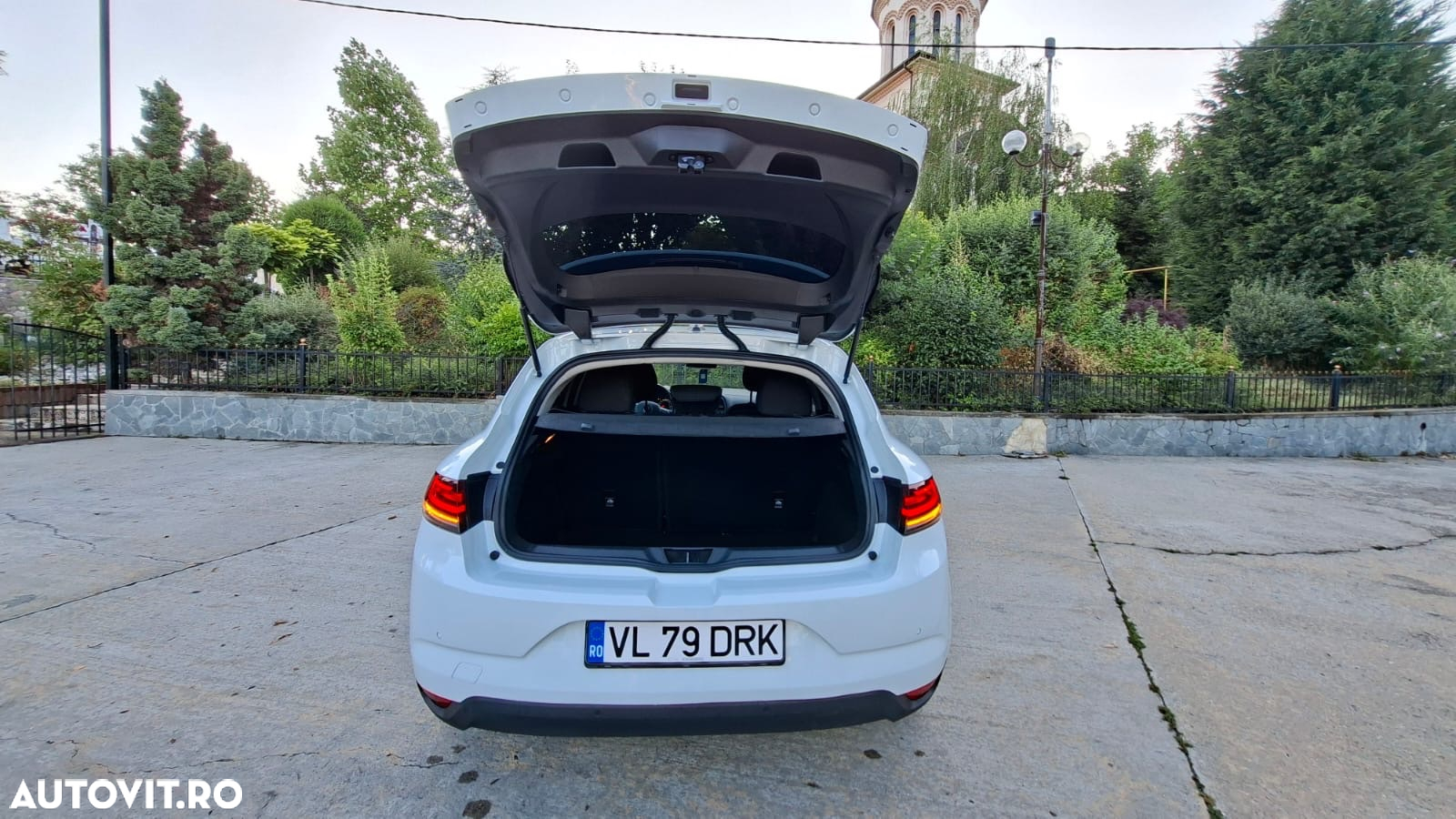 Renault Megane Blue dCi Life - 10