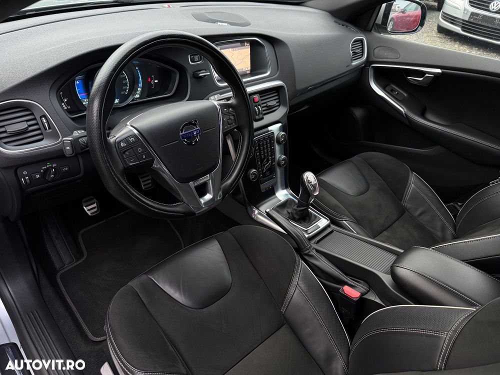 Volvo V40 D2 R Design - 5