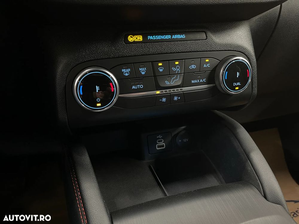 Ford Kuga 2.5 Duratec FHEV 4x4 ST-LINE X - 19