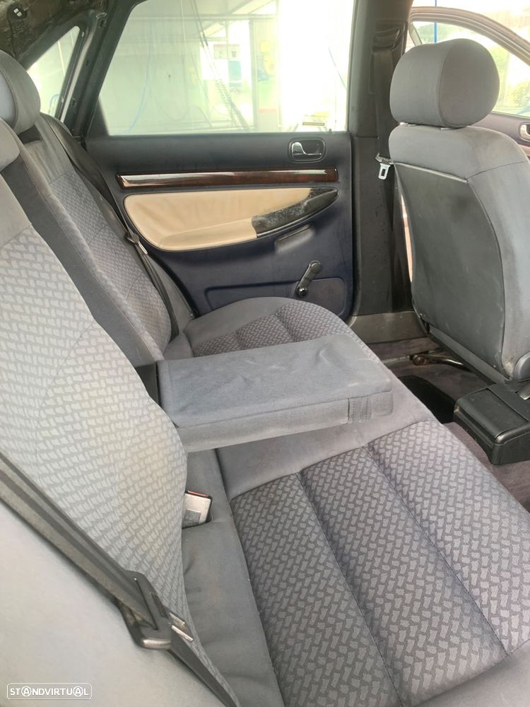 Audi A4 1.9 TDI Confort - 11