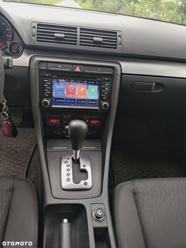 Audi A4 Limousine - 16