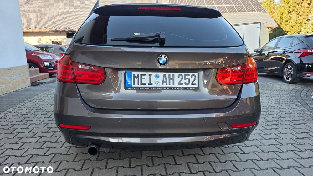 BMW Seria 3 320i Modern Line - 9