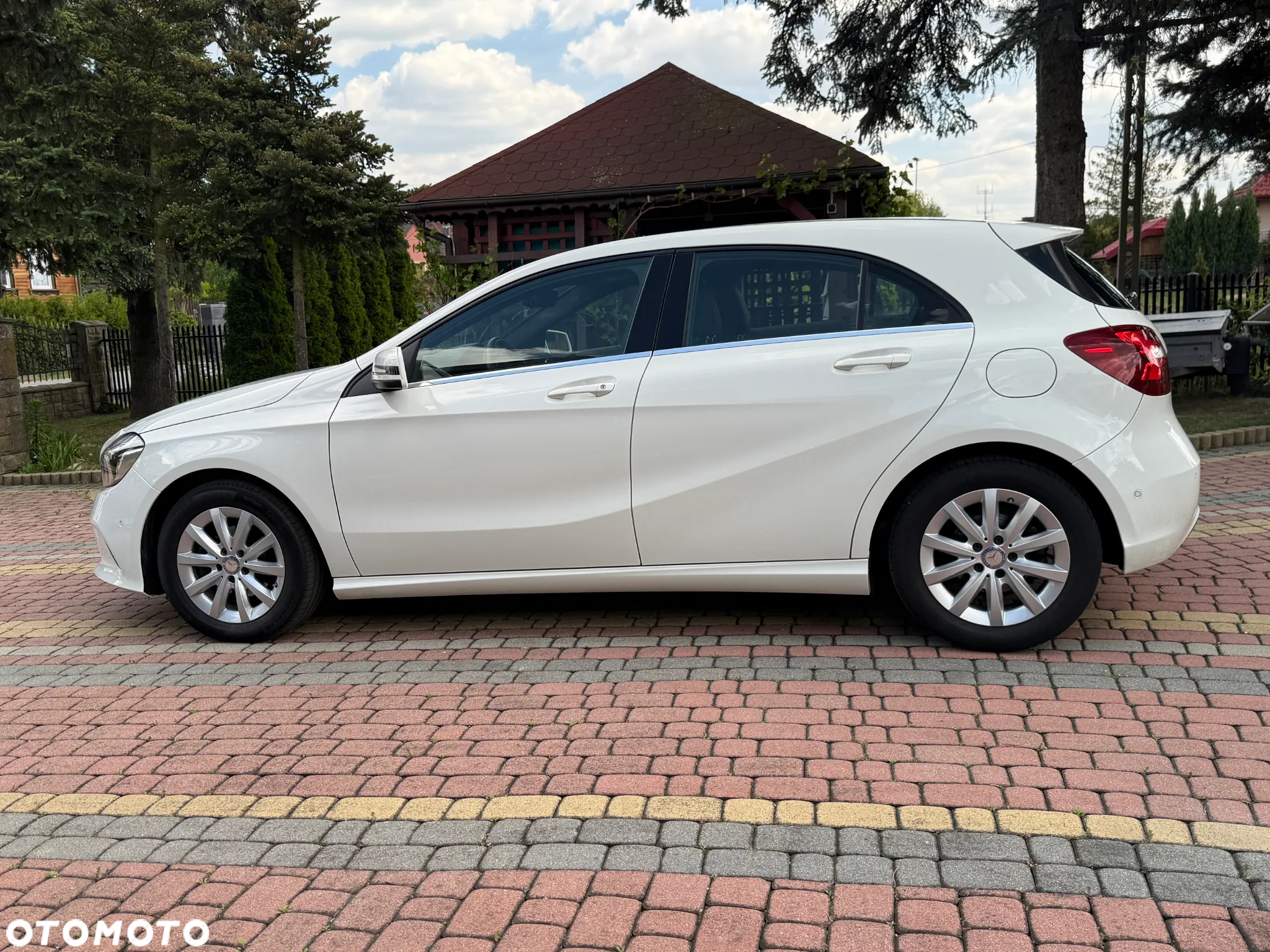 Mercedes-Benz Klasa A 180 d BlueEffICIENCY Edition - 11