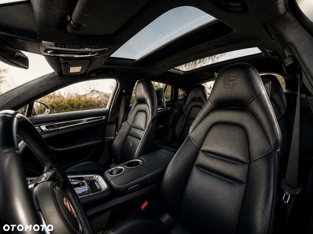 Porsche Panamera Turbo - 15