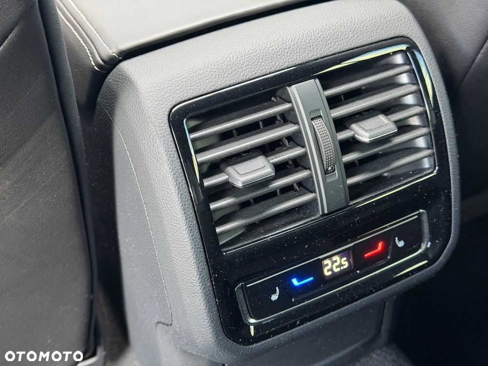 Volkswagen Arteon 2.0 TDI SCR 4Motion DSG R-Line - 24