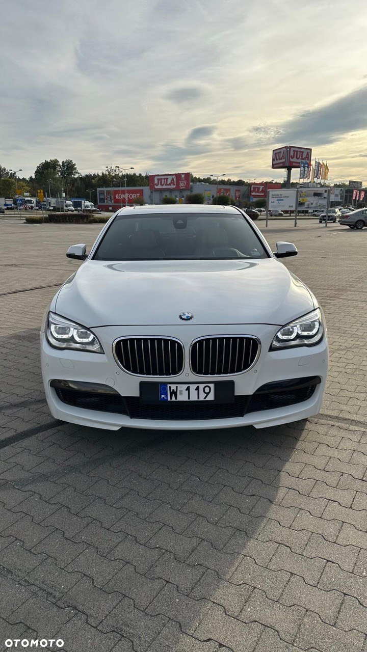 BMW Seria 7 740i - 5