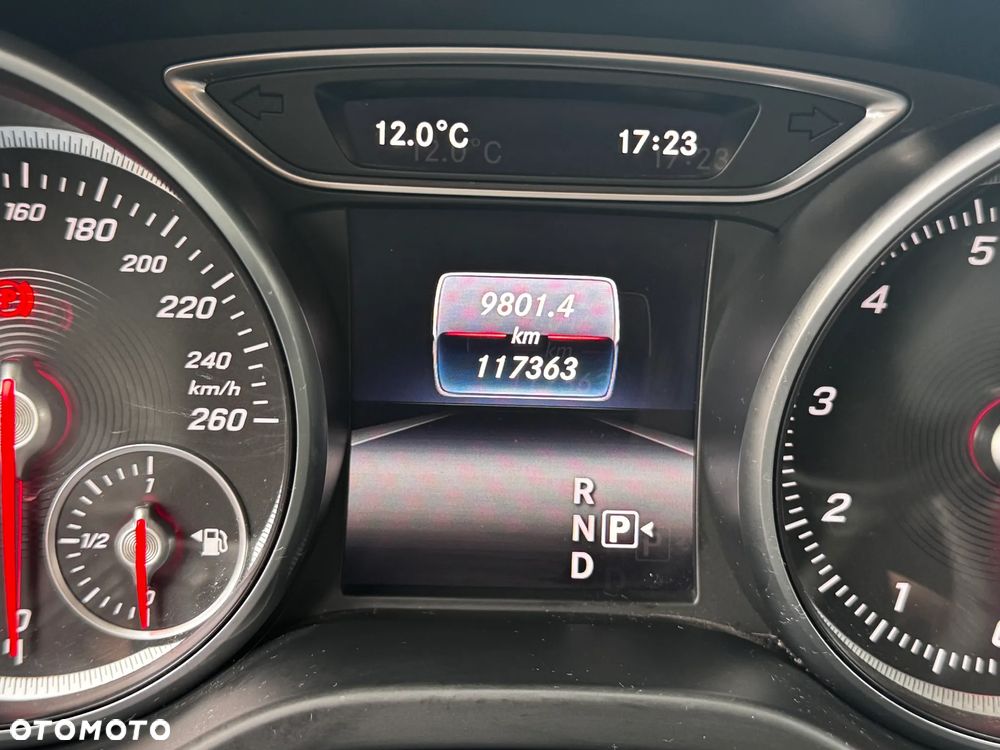 Mercedes-Benz CLA 180 7G-DCT Urban - 8