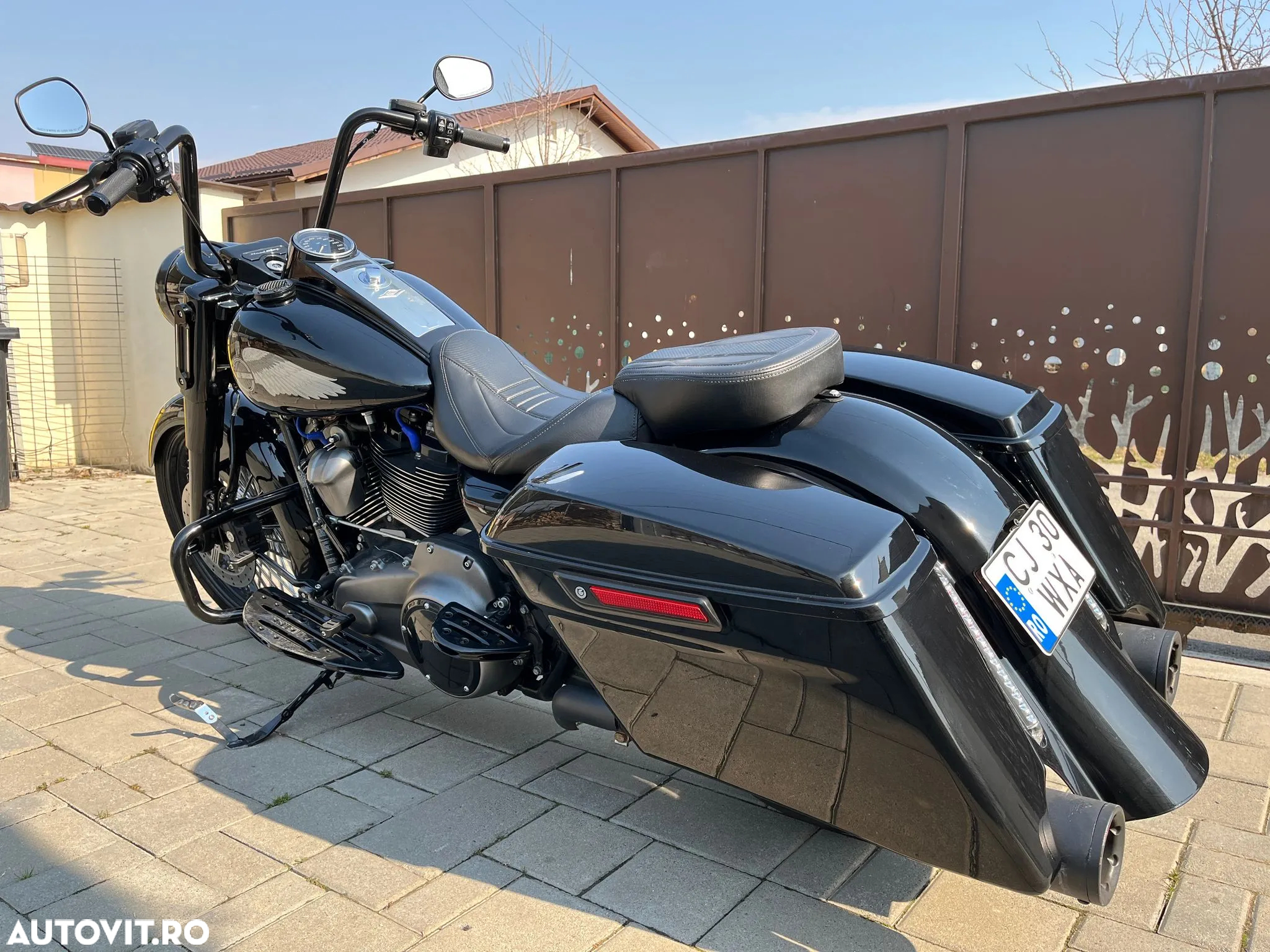 Harley-Davidson FLHRS Road King Custom - 2