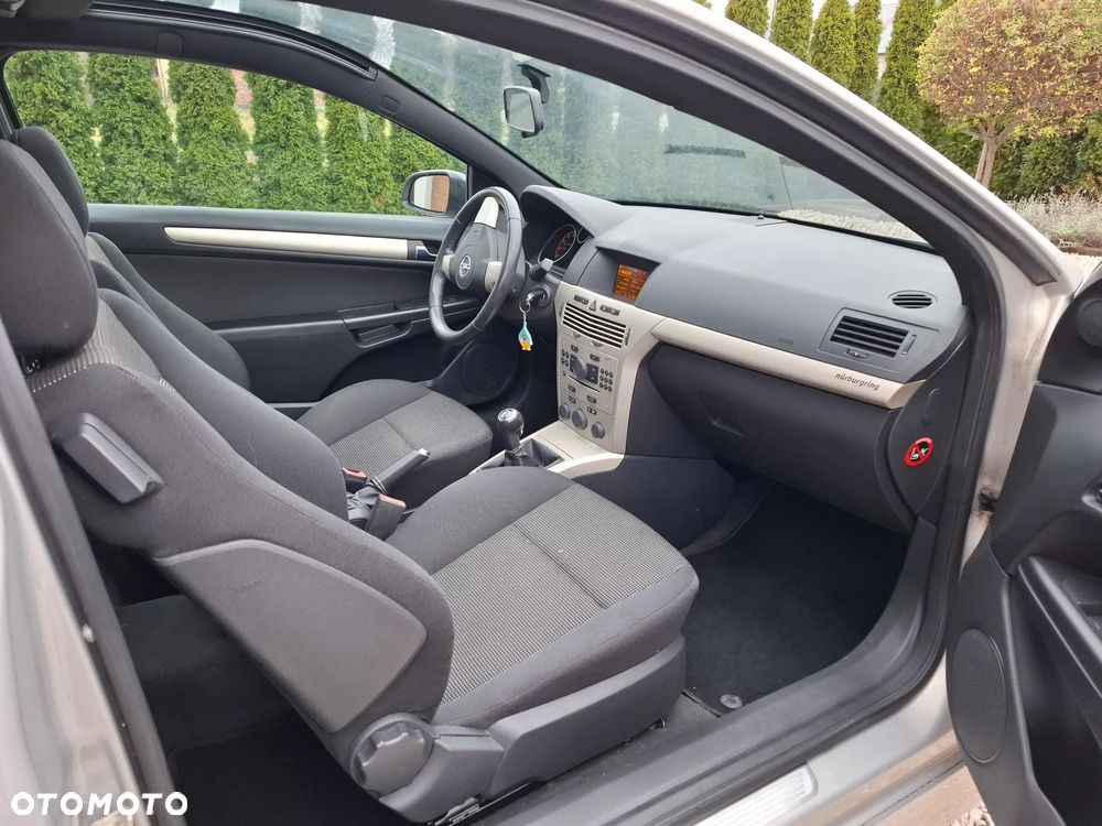 Opel Astra GTC 1.6 Sport - 16