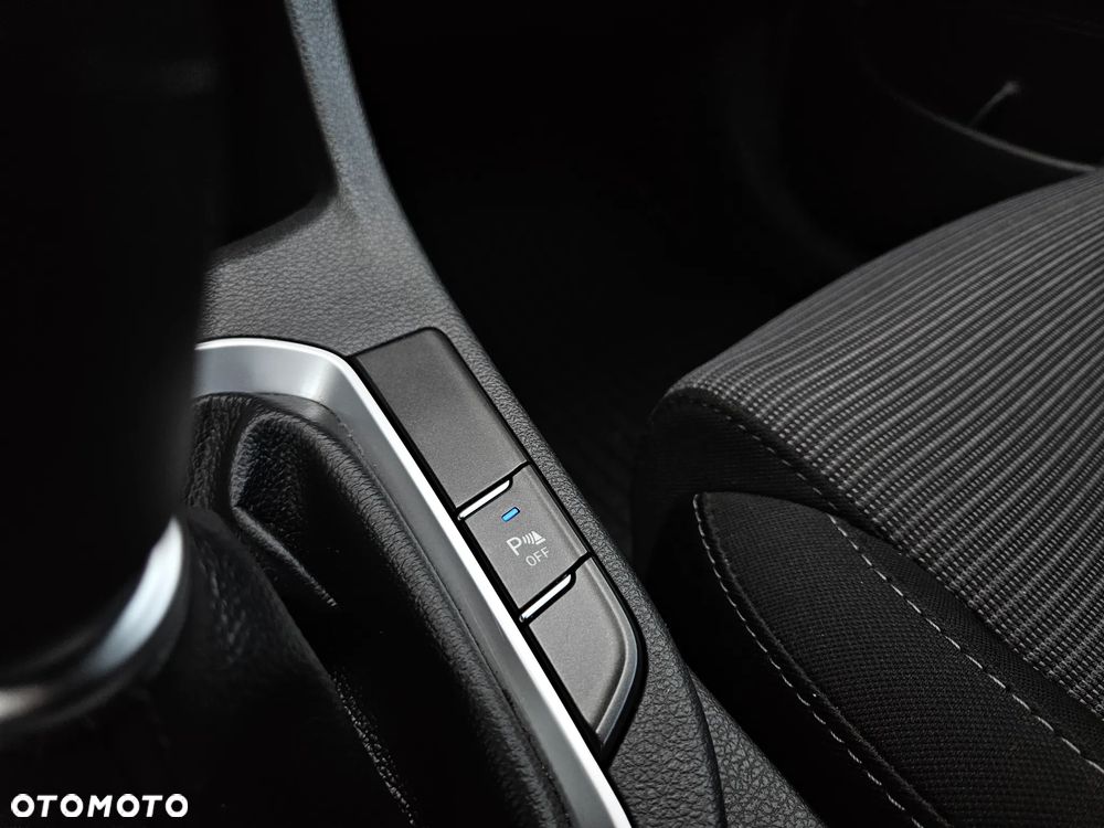 Hyundai i30 1.5 DPI Classic + - 25
