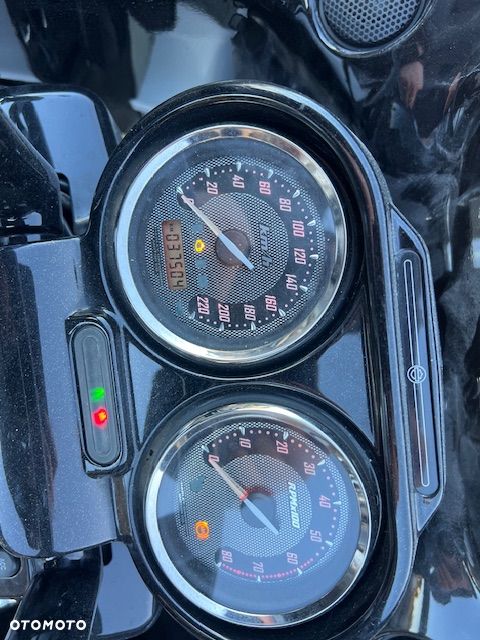 Harley-Davidson Touring Road Glide - 14