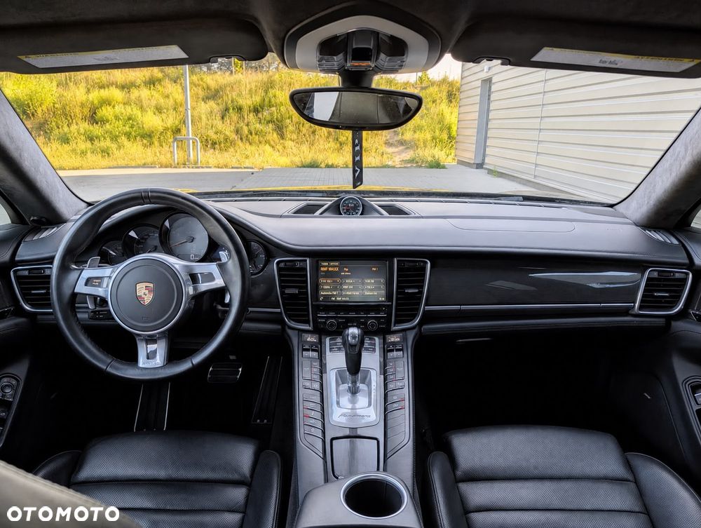 Porsche Panamera GTS - 19
