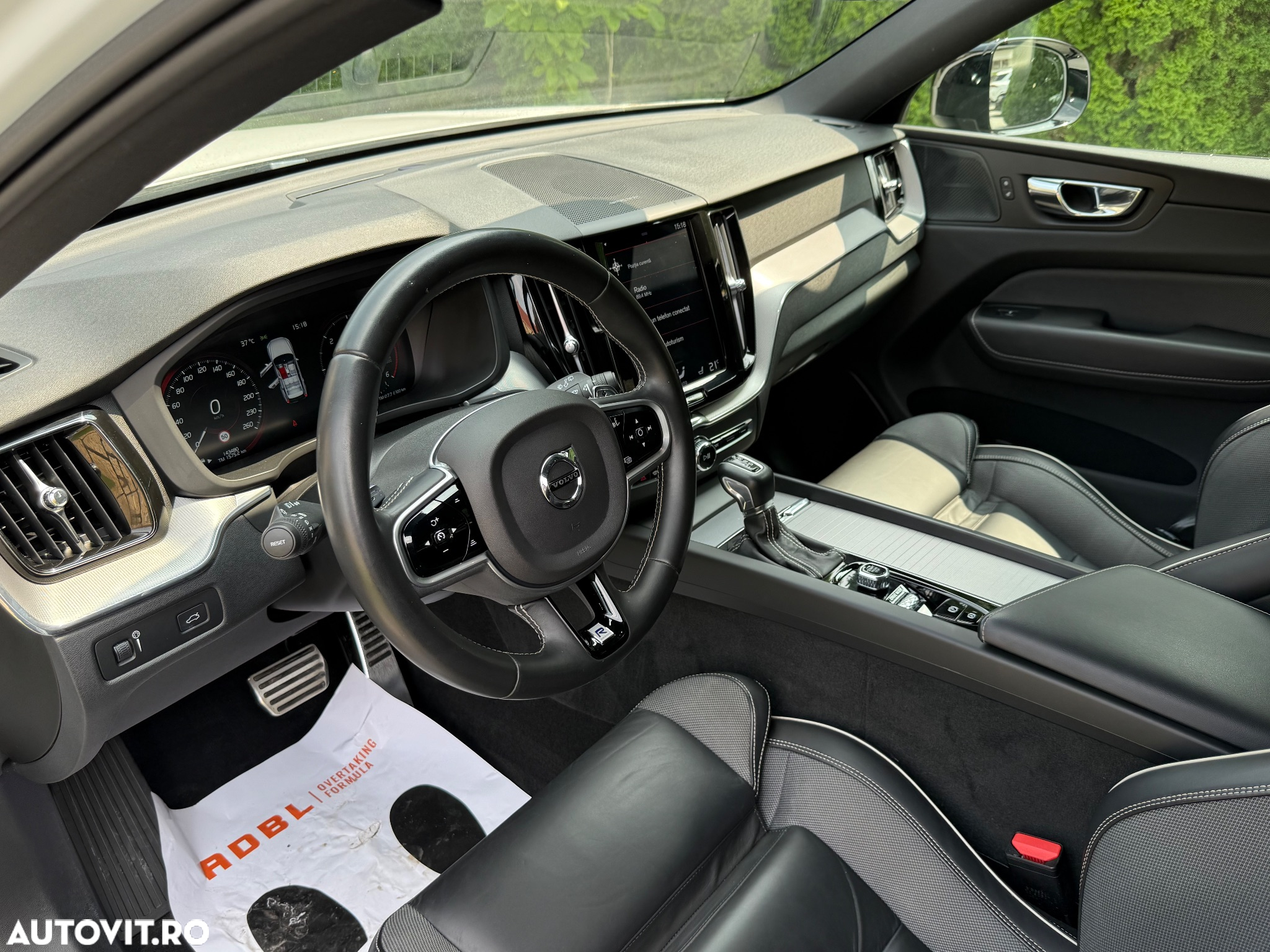 Volvo XC 60 D4 R-Design - 4