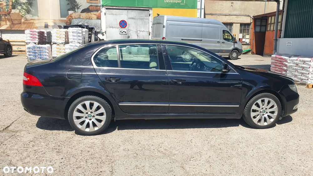Skoda Superb 2.0 TDI Elegance DSG - 14