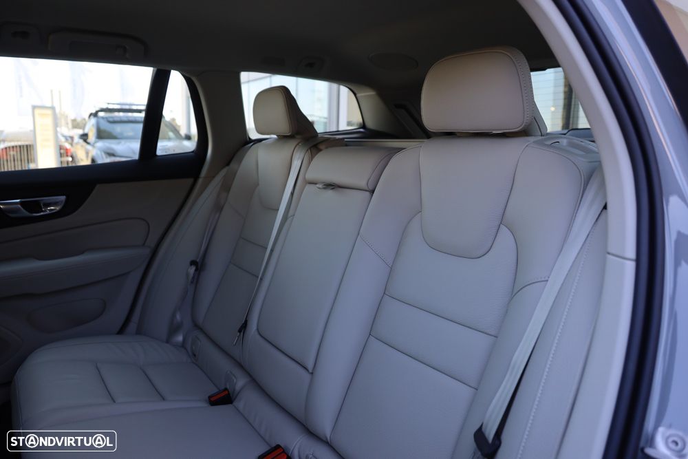 Volvo V60 2.0 T6 AWD TE Plus Bright - 12