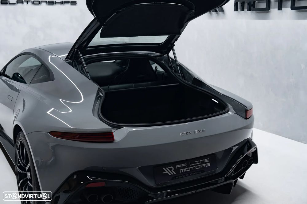 Aston Martin Vantage Coupe 4.0 Twin-Turbo V8 - 12