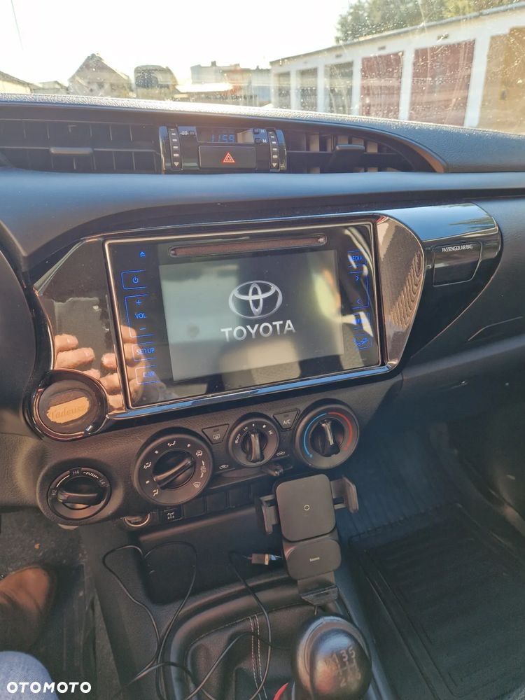 Toyota Hilux 2.4 D-4D Single Cab DLX 4x4 - 2