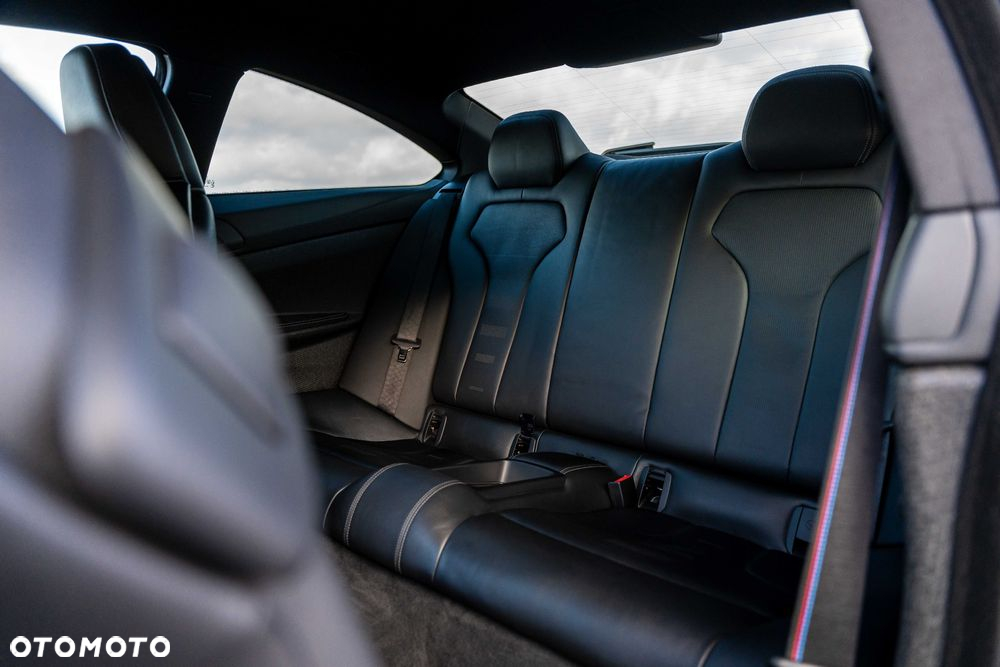 BMW M4 Coupe DKG Competition - 21