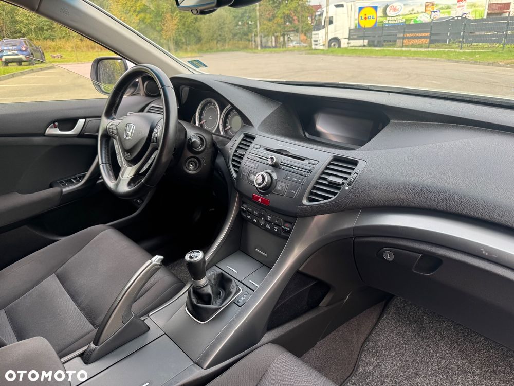 Honda Accord 2.0 Executive - 11