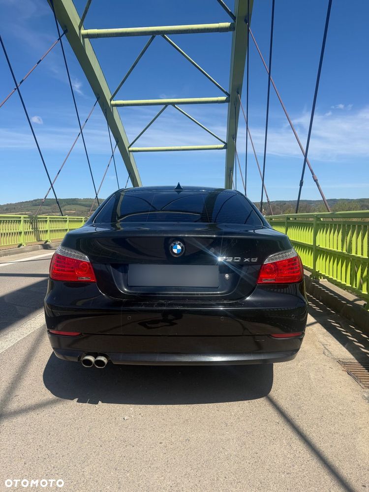 BMW Seria 5 530d xDrive - 6