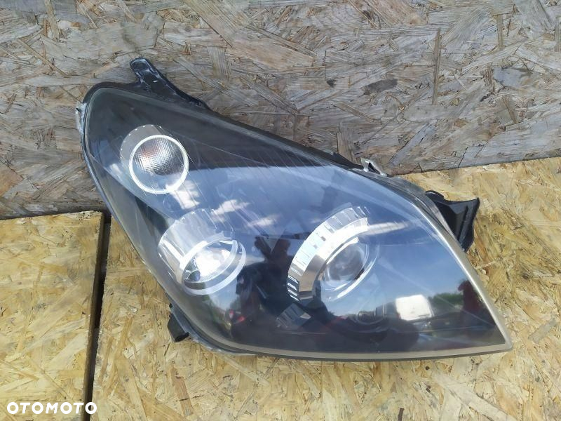 REFLEKTOR PRAWY EU KSENON OPEL ASTRA III H - 3
