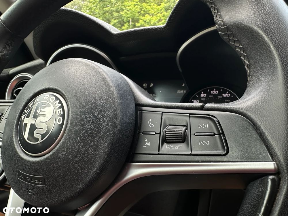 Alfa Romeo Stelvio 2.0 Turbo 16V AT8-Q4 Super - 28