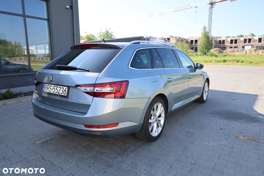 Skoda Superb 2.0 TDI DSG Style - 8