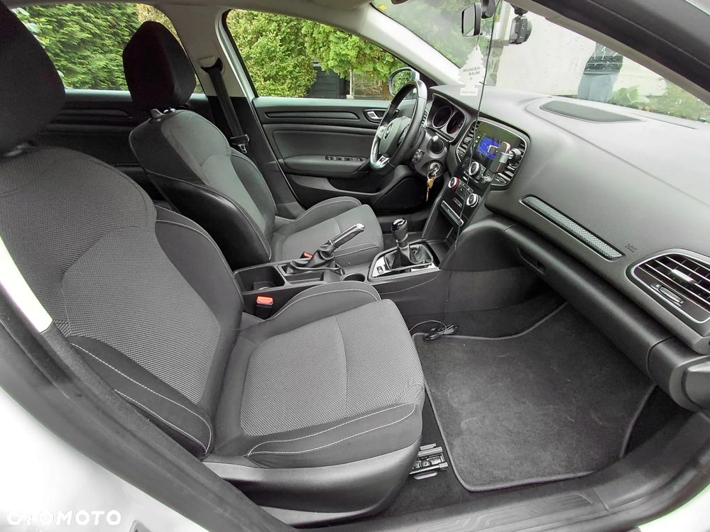 Renault Megane 1.6 SCe Life - 11