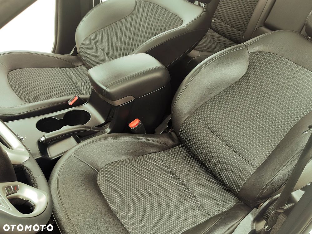 Hyundai ix35 2.0 2WD Automatik Style - 33