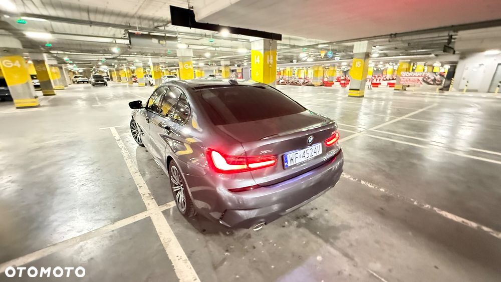 BMW Seria 3 330i xDrive M Sport sport - 2