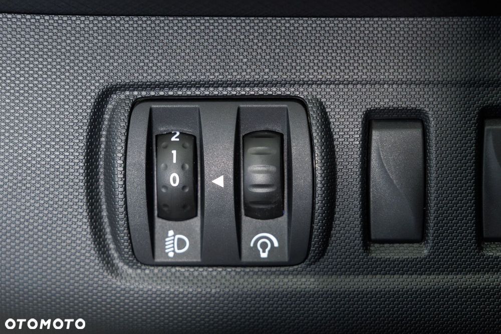 Renault Clio 1.2 16V Life EU6 - 33