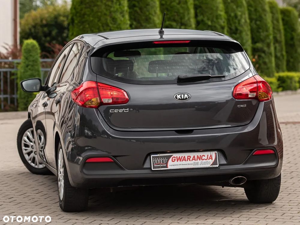 Kia Ceed - 8