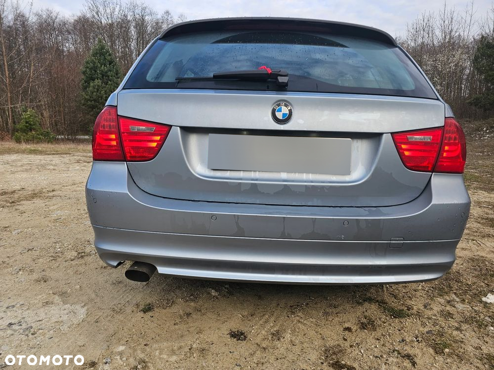 BMW Seria 3 318i Touring - 8