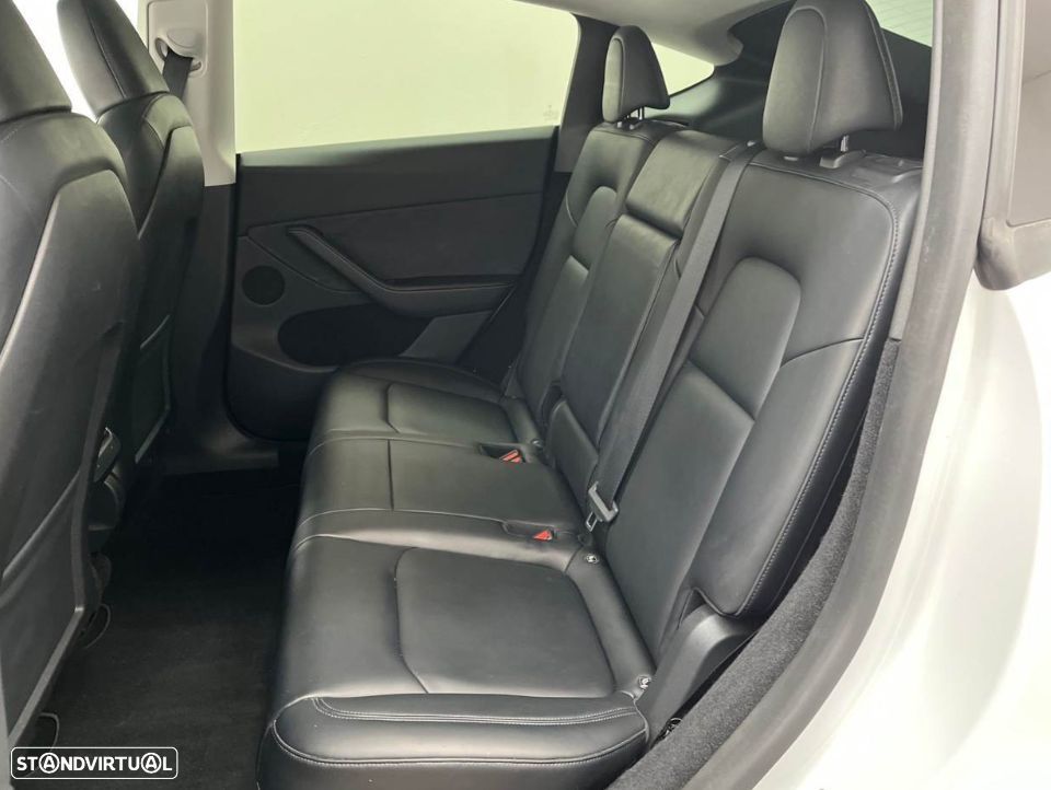 Tesla Model Y Long Range Dual Motor AWD - 6